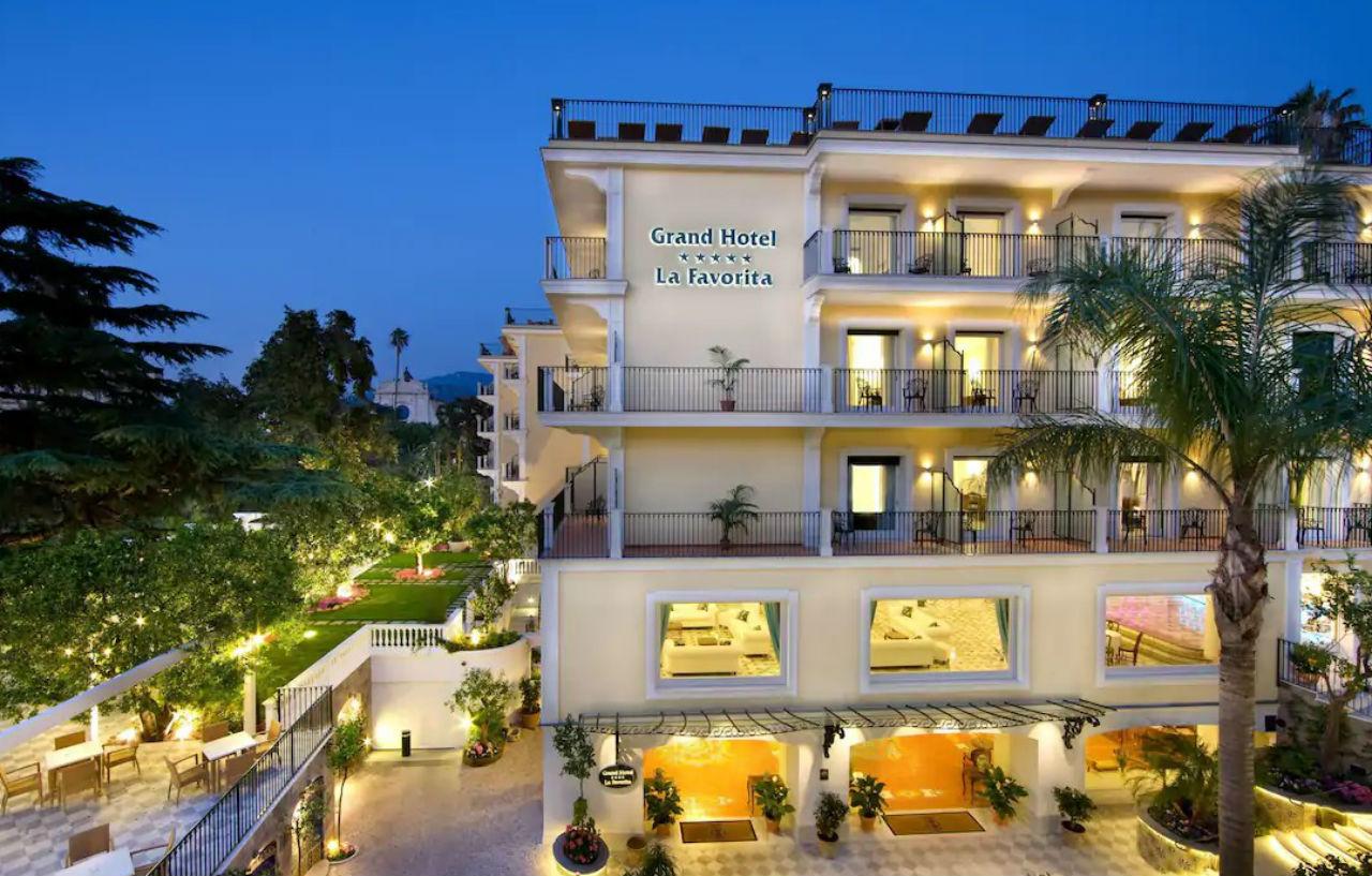 Grand Hotel La Favorita Sorrento Bagian luar foto